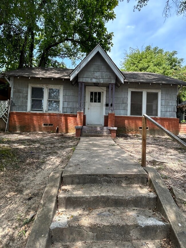 Building Photo - 508 W Elk St Rental