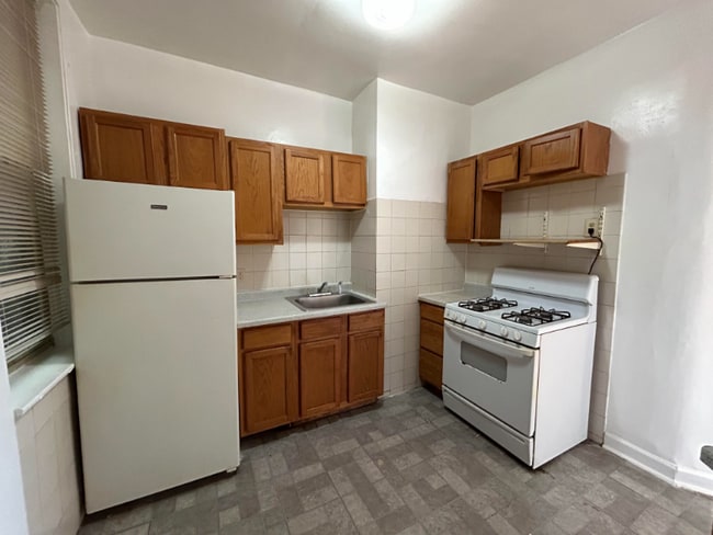 Photo - 4751 N Kenneth Ave Unidad 3