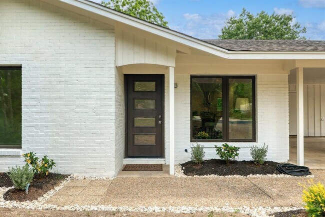 Photo - 3300 Catalina Dr