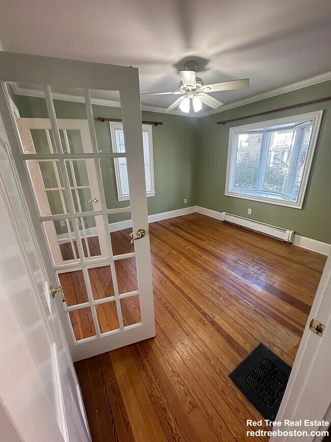 Photo - 28 Montfern Ave Unidad 6-bed 3-bath