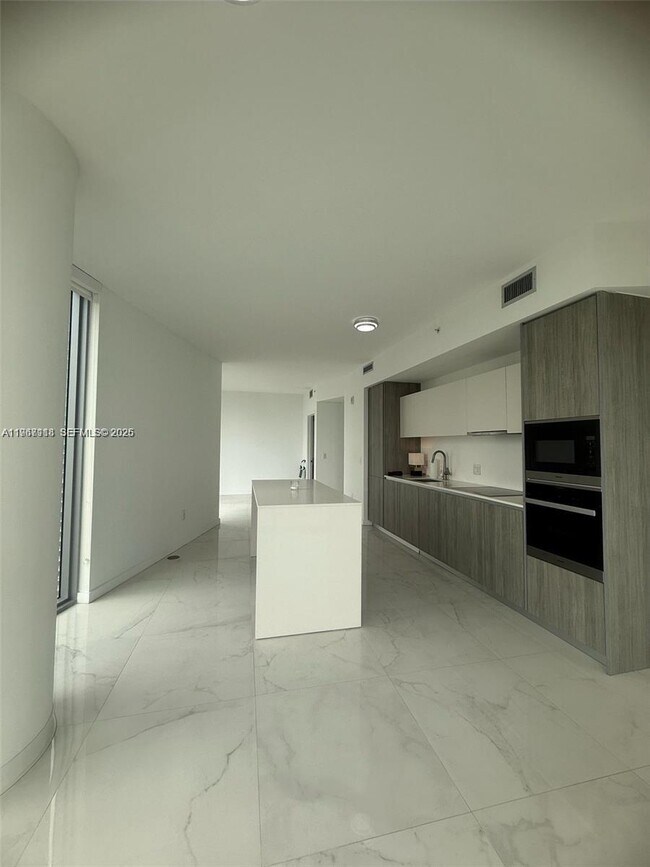 Photo - 2900 NE 7th Ave Unidad 2709