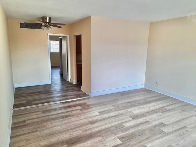 Building Photo - 2303 S Federal Hwy Rental