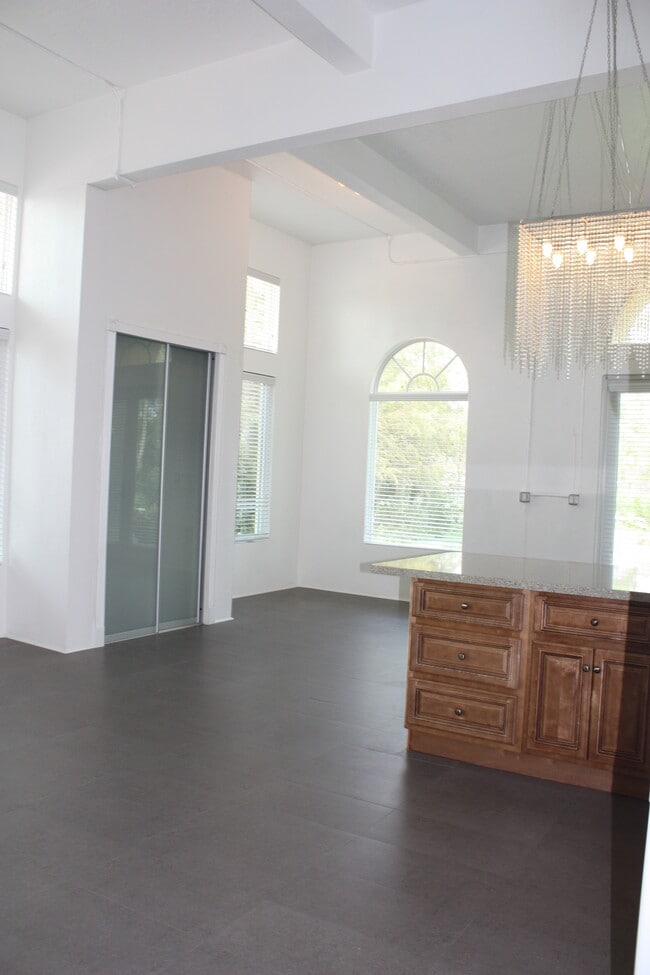 Photo - 5862 Homeland Rd