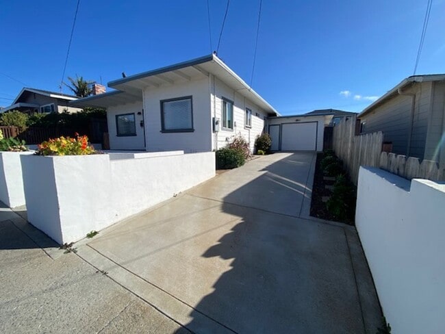 Photo - 1274 Waring St