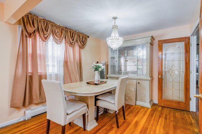 Photo - 310 Cator Ave Unit 1