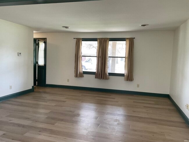 Photo - 5425 Hewitt Ln