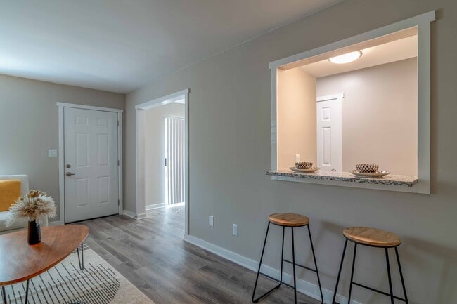 Photo - Ellwood Pines