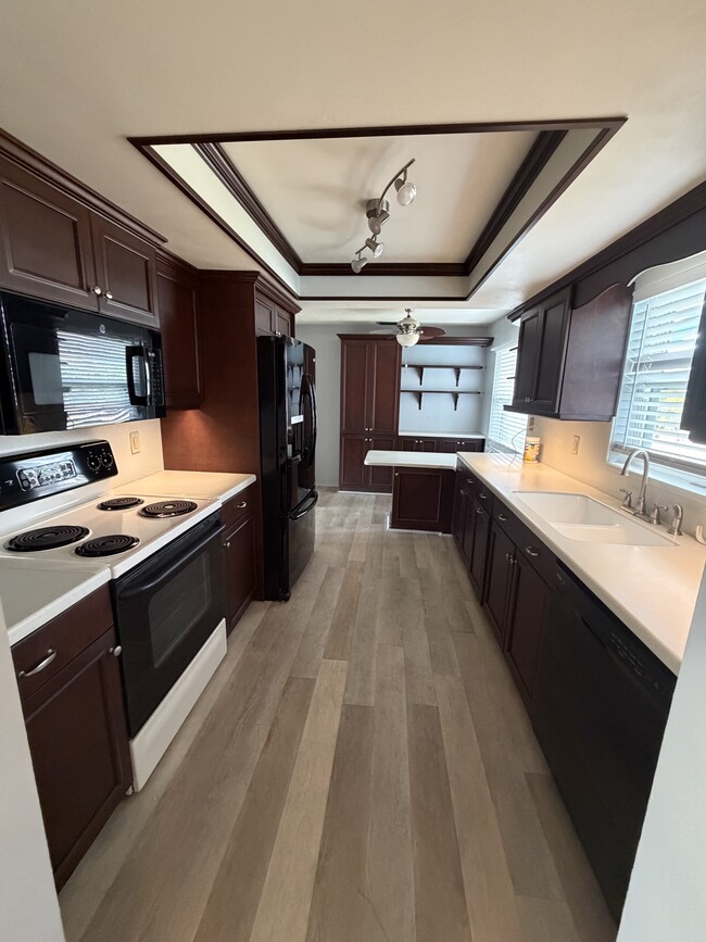 Cocina - 3599 17th Ave N