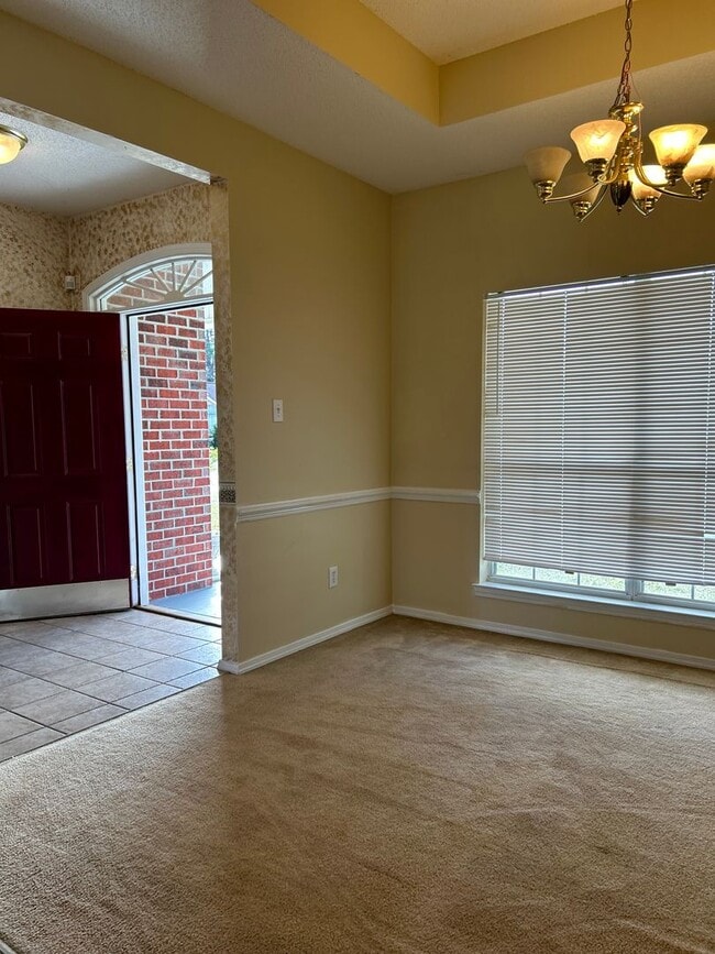 Photo - 3/2 Double Car Garage