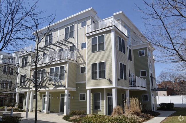 Building Photo - 31 Wheeler St Rental