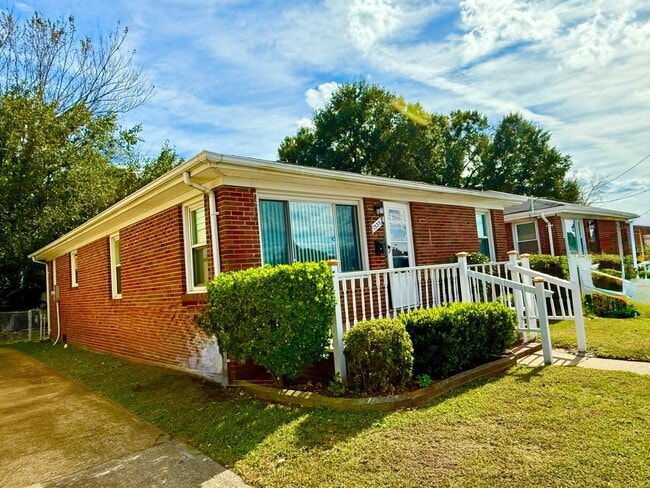 Photo - ***Renovated 3 Bedroom Ranch*Near Casino &...