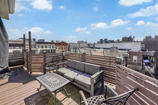 Building Photo - 728 Willow Ave Unit 4R Rental