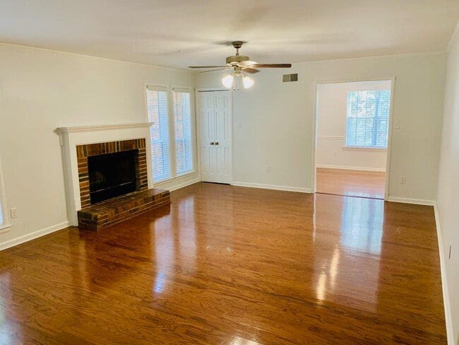 Photo - 1831 Boulinwood Ln