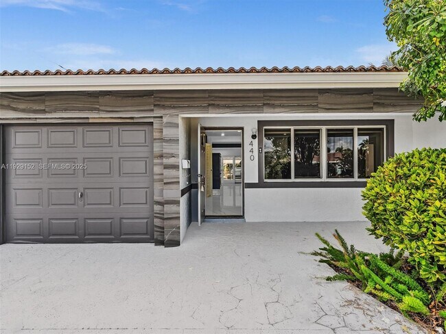 Photo - 440 SE 8th Ave