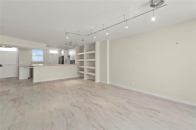 Photo - 3703 NE 166th St Unit 904