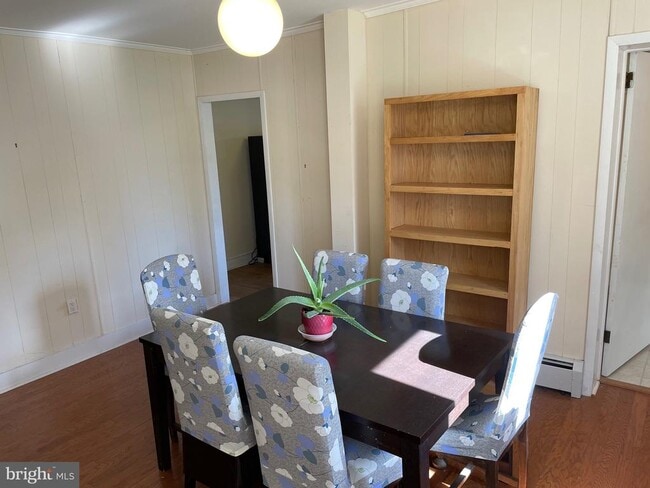 Photo - 1410 Longford Rd