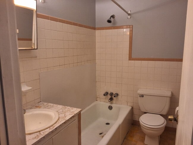 Photo - 1140 Evelyn Dr Unit 4