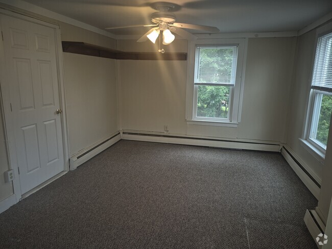 Building Photo - 9 Church St Rental
