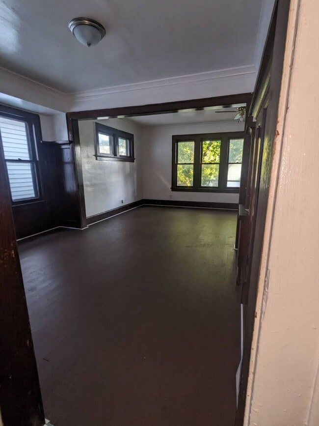 1930 W Clarke St