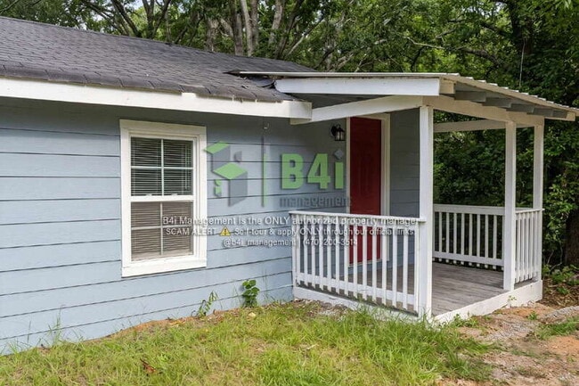Photo - 217 Banks St