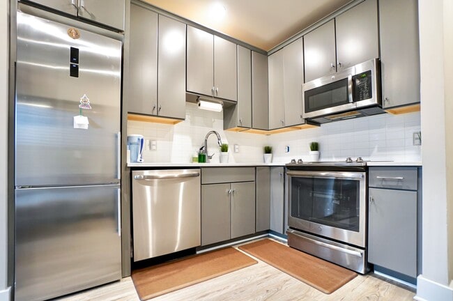 Photo - Two-Level 1BR w/ Den Next to Walter Reed a...