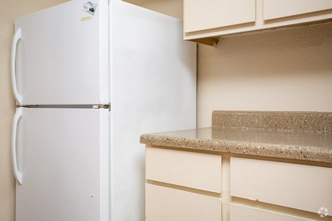 2BD/2BA - 1030 SF Kitchen