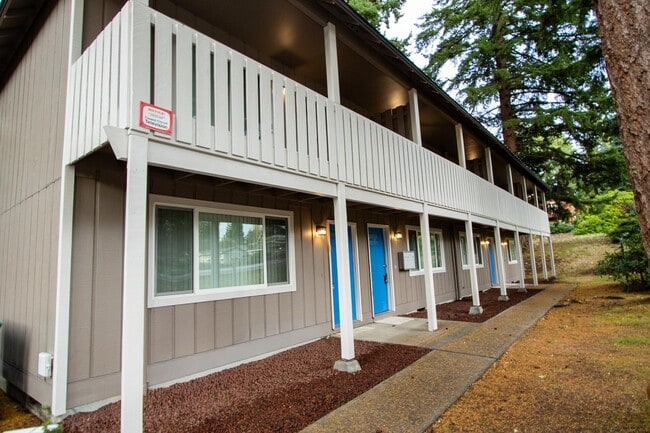 Photo - 403 43rd Ave SW