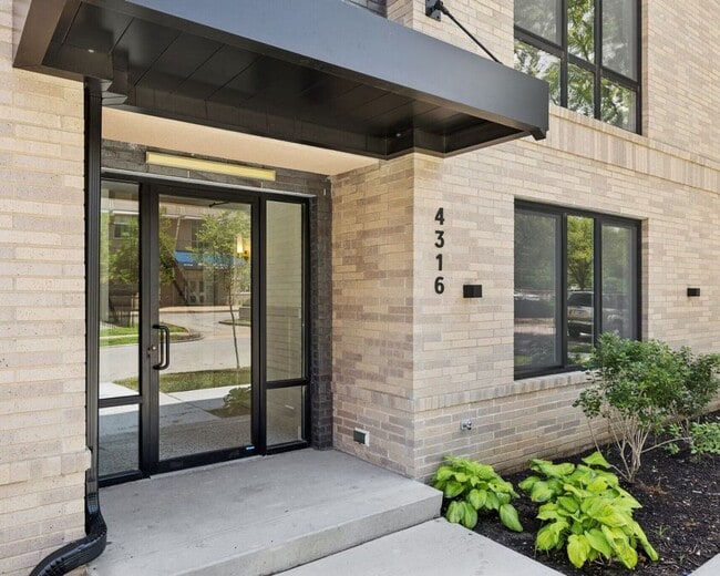 4320 Vista Ave Unit 4320 1B