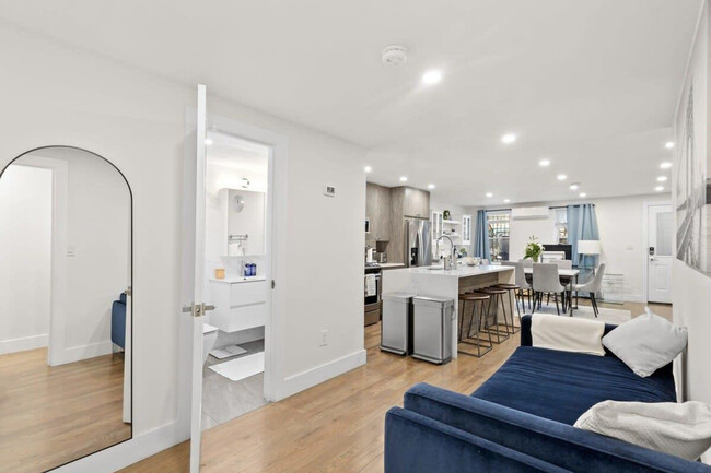 Building Photo - 528 W 175th St Rental