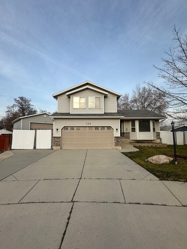 Building Photo - GET $500 OFF THE FIRST MONTHS RENT!!!