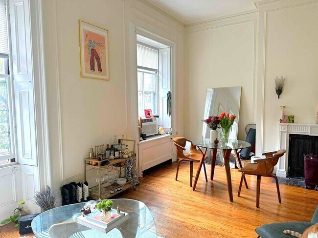 Photo - 107 Beacon St Unit 6