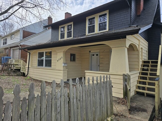 Building Photo - ver5725 Unit 1