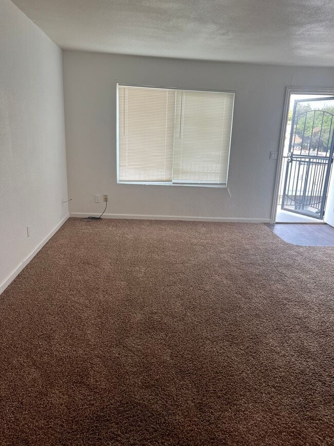 Photo - 1275 E Bellevue Rd Unit 1275