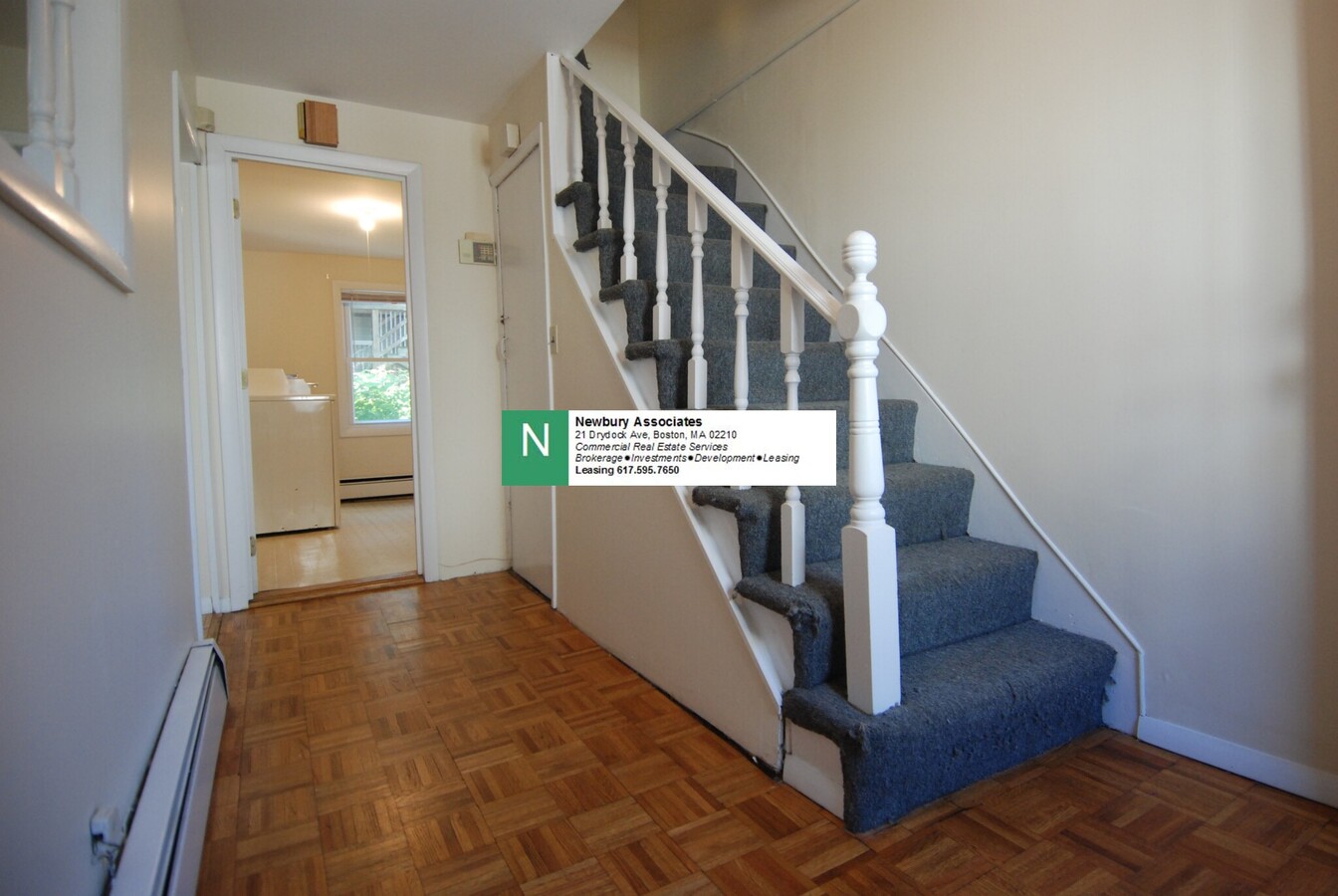 Photo - 164 Bowen St Townhome