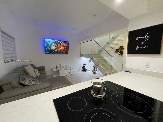 Photo - 325 NW 19th Ln