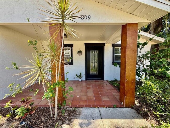 Photo - 309 Fairfield St
