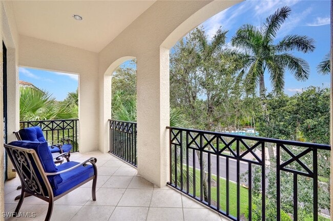 Building Photo - 2830 Tiburon Blvd E Unit 103