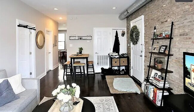 Photo - 2019 N Hoyne Ave Unit 2R