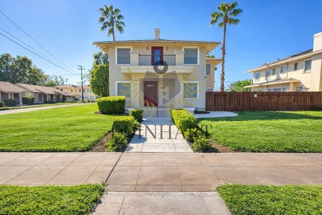 Building Photo - 1105 N College Ave