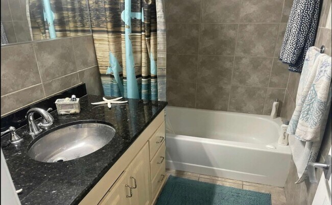 Photo - 2408 NE 135th St Unidad 3