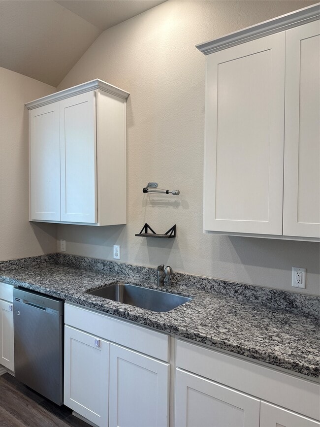 Photo - 20130 Parkway Ln