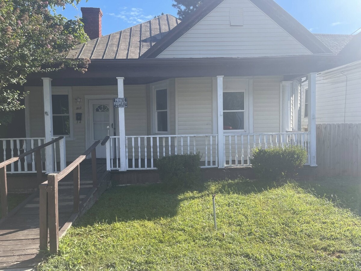 Photo - 683 Berryman Ave