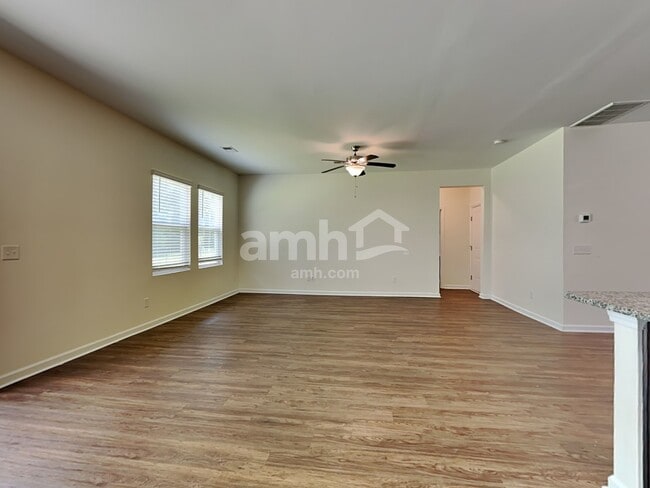 Photo - 150 Orion Way