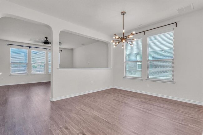 Photo - 3894 Bentwood Way