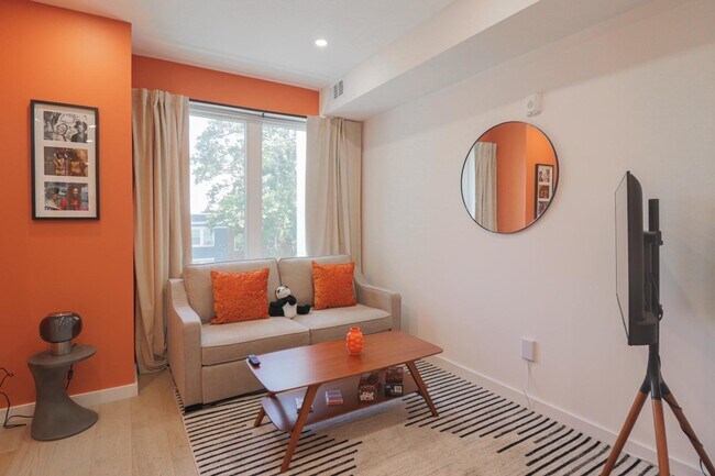 Photo - 1806 A St NE