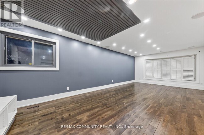 Photo - 14 Pineslope Crescent