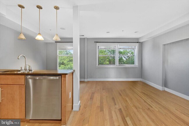 Photo - 1524 Independence Ave SE Unit 303