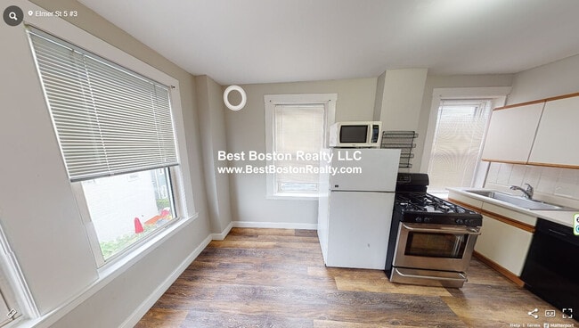 Building Photo - 5 Elmer St