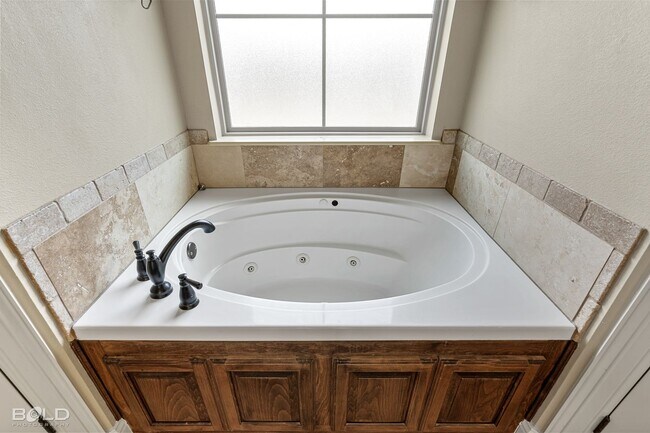 Photo - 3925 Le Brooke Ln