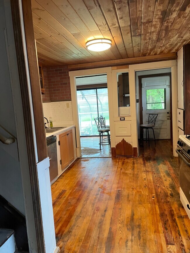 Photo - 1439 Grant Rd Casa